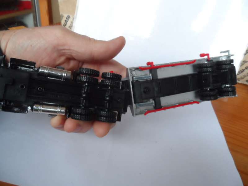 kenworth  with lowloader  1/45 scale