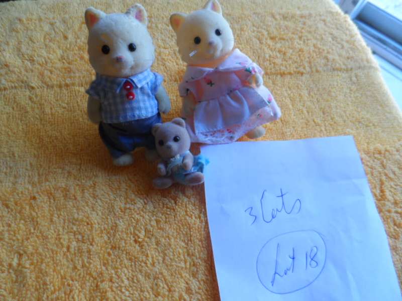 Sylvanian original  cats