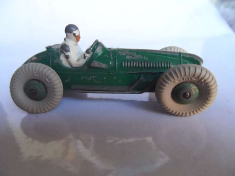 ORIGINAL VINTAGE DINKY TOYS 233  COOPER BRISTOL RACING CAR MODEL #6 GRN  [m22]