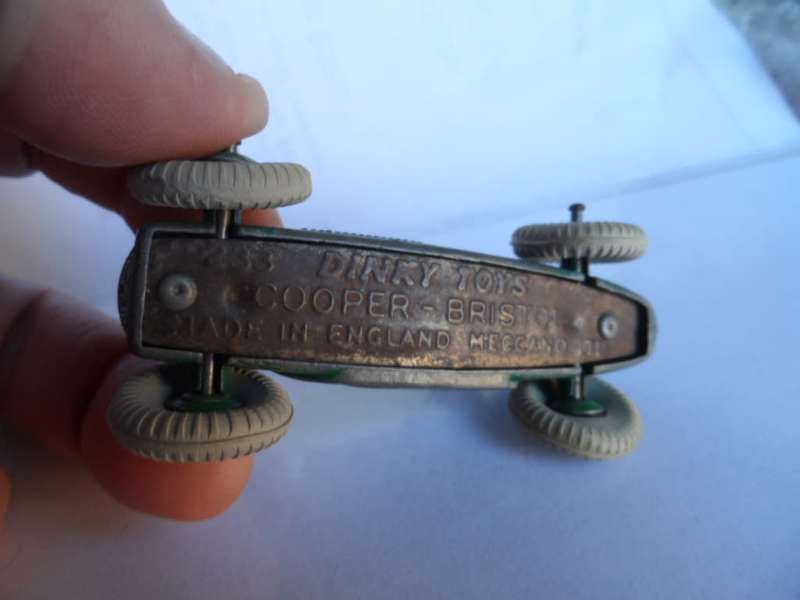 ORIGINAL VINTAGE DINKY TOYS 233  COOPER BRISTOL RACING CAR MODEL #6 GRN  [m22]