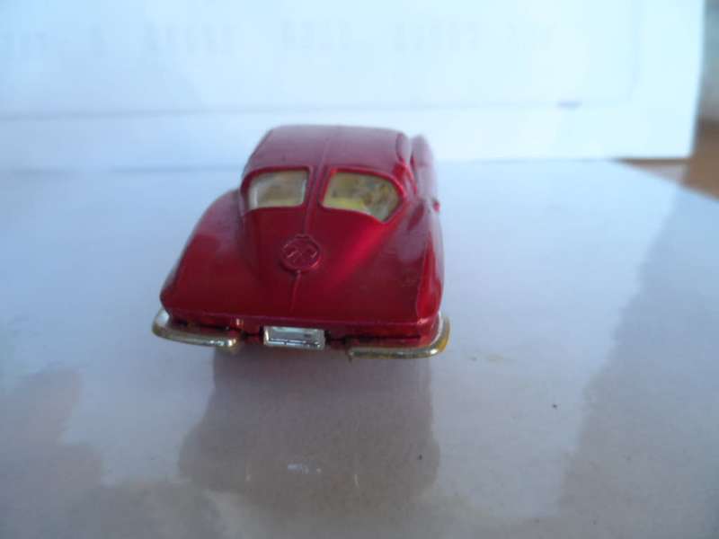 CORGI TOYS CHEVROLET CORVETTE STING RAY #310 ROSE  c1963  [m22]