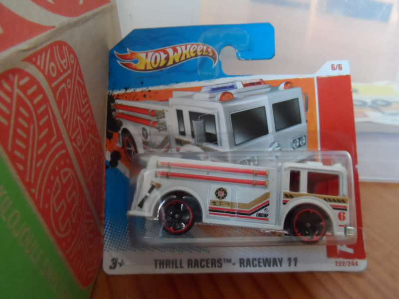 Hot Wheels Thrill Racers Raceway `11 Fire-Eater  [M50]