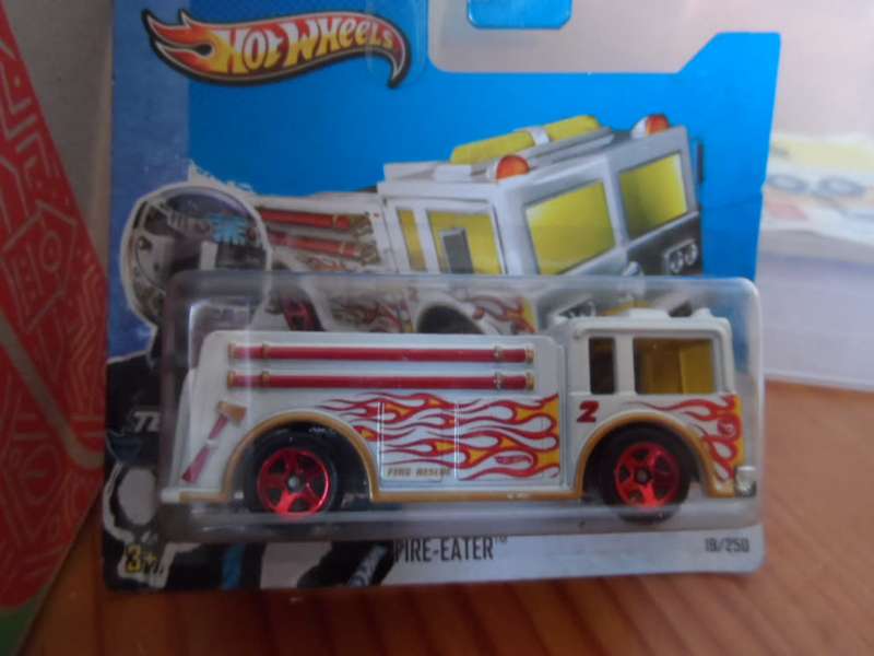 2013 Hot Wheels ~ Fire Eater ~ HW City ~ 13/ 250  [M50]