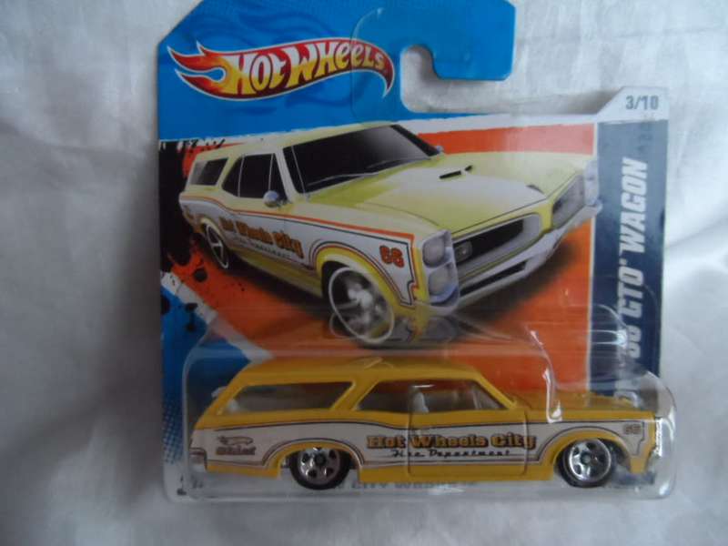 Hot Wheels #111 HW City Works 3/10 Custom `66 GTO Wagon Yellow  [m57]