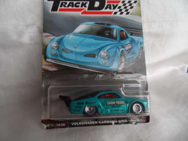 Hot Wheels 2016 Car Culture Track Day 4/5 in Set VW Volkswagen Karmann Ghia F3  [m57]