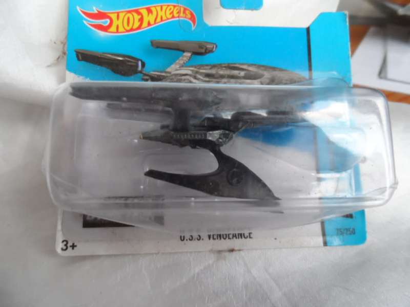 Hot Wheels 2014 Star Trek #75 HW CITY U.S.S. Vengeance Planet Heroes  [M54]