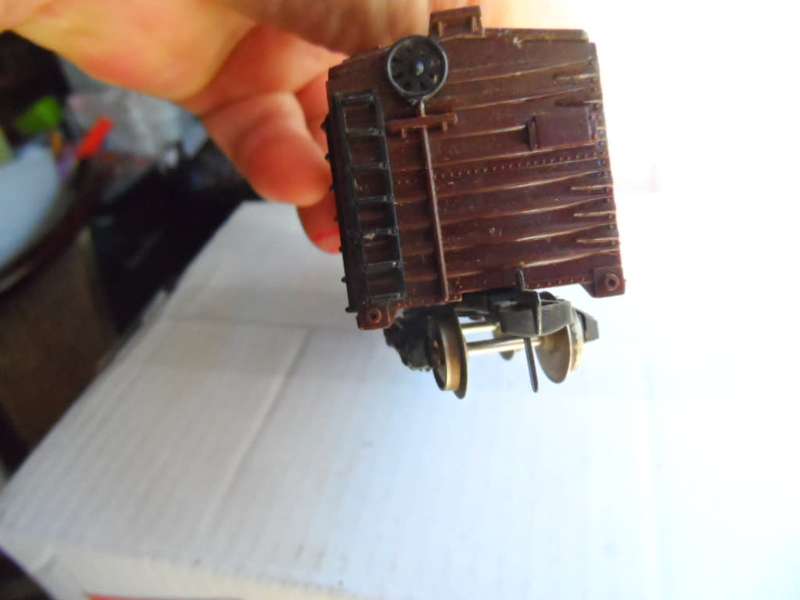 TWO VINTAGE FLEISCHMANN HO BOX CAR. METAL SIDES, SLIDING DOORS, METAL WHEELS. ONE BID FOR BOTH.
