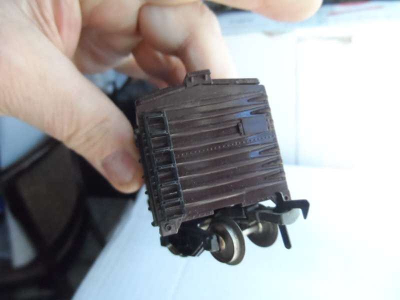 TWO VINTAGE FLEISCHMANN HO BOX CAR. METAL SIDES, SLIDING DOORS, METAL WHEELS. ONE BID FOR BOTH.