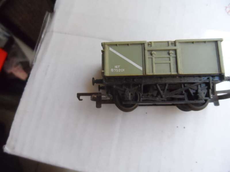VINTAGE HO SHORT OPEN HIGH SIDED TRUCK, MADE IN ENGLAND