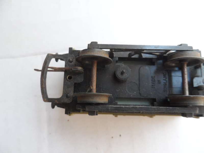 VINTAGE HO SHORT OPEN HIGH SIDED TRUCK, MADE IN ENGLAND