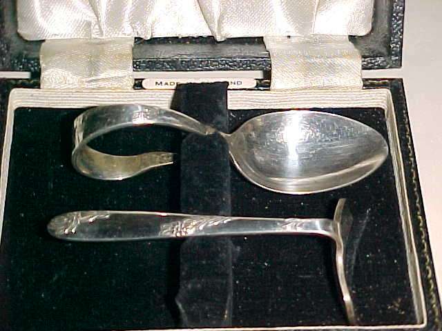 STUNNING CHILDRENS CUTLERY SET STILL IN BOX EPNS.