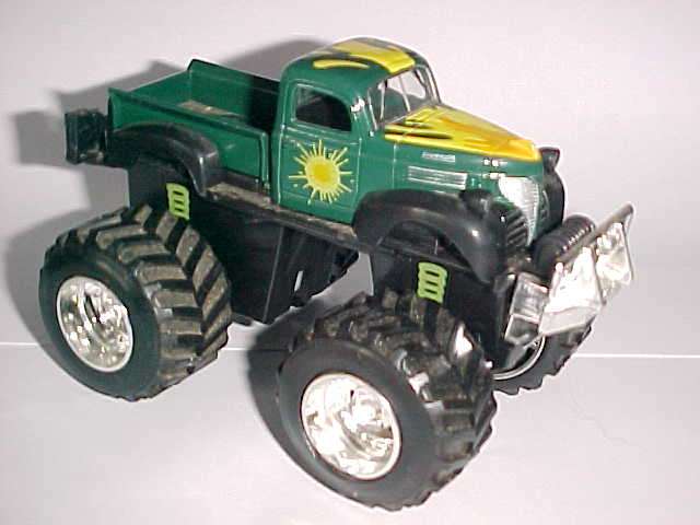 1/43 PLYMOUTH MONSTER TRUCK