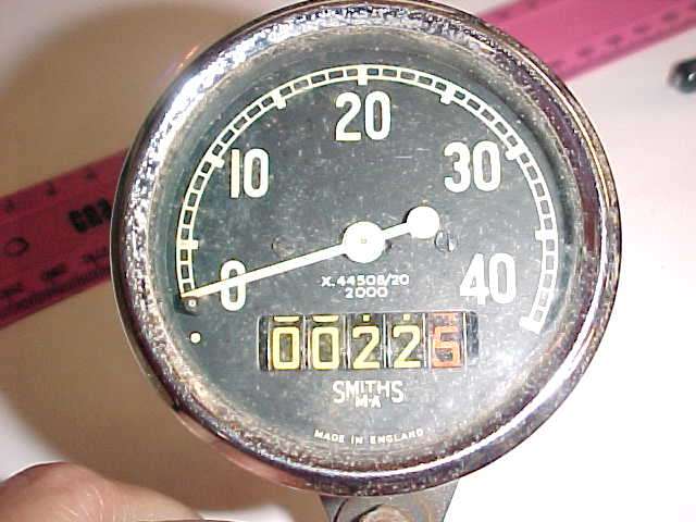 SPEEDOMETER      SMITHS ENGLAND VINTAGE