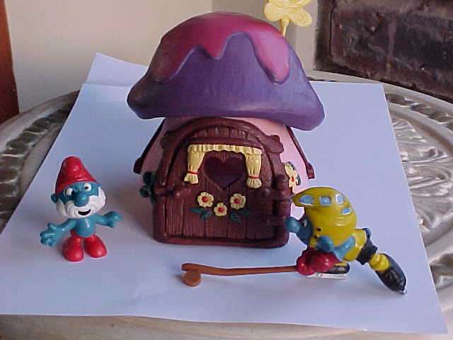 MODERN SMURF HOUSE WITH PAPA SMURF AND HOCKEY SMURF