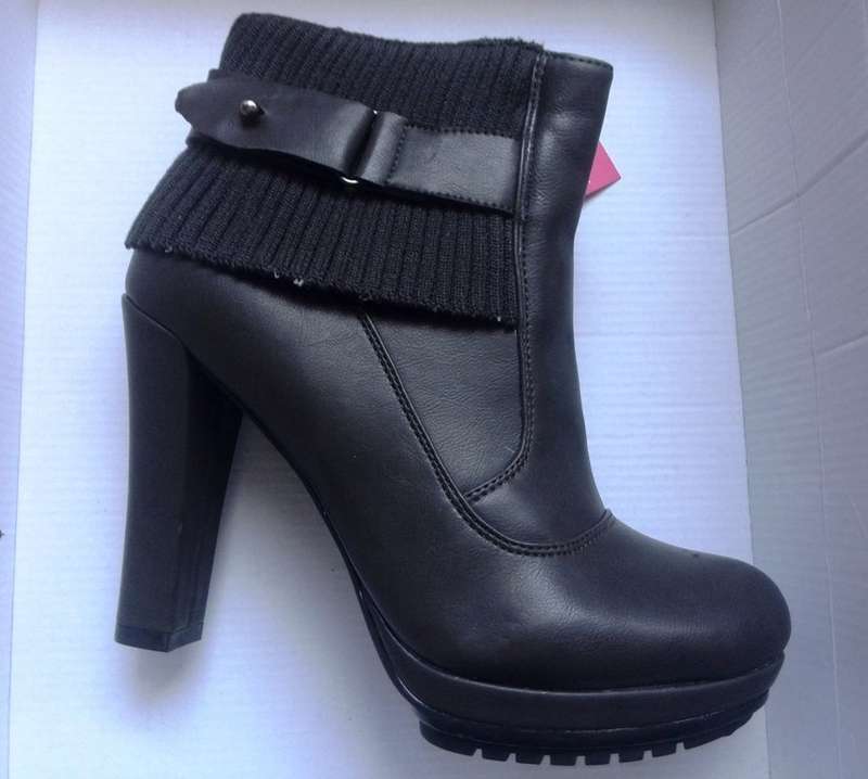 ** NEW STOCK  ** VERA BLUM BROWN ANKLE BOOTS*