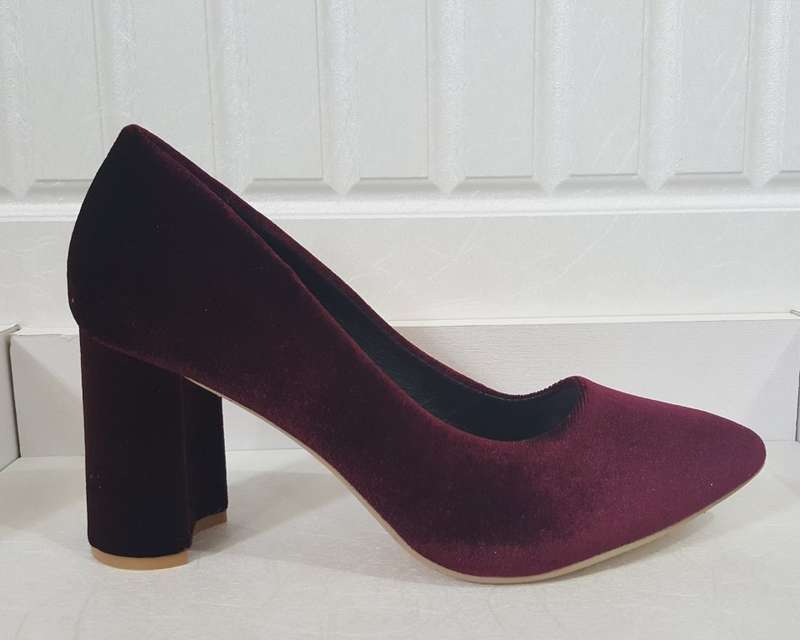 Elegant Luna Thick Heels - Size 7