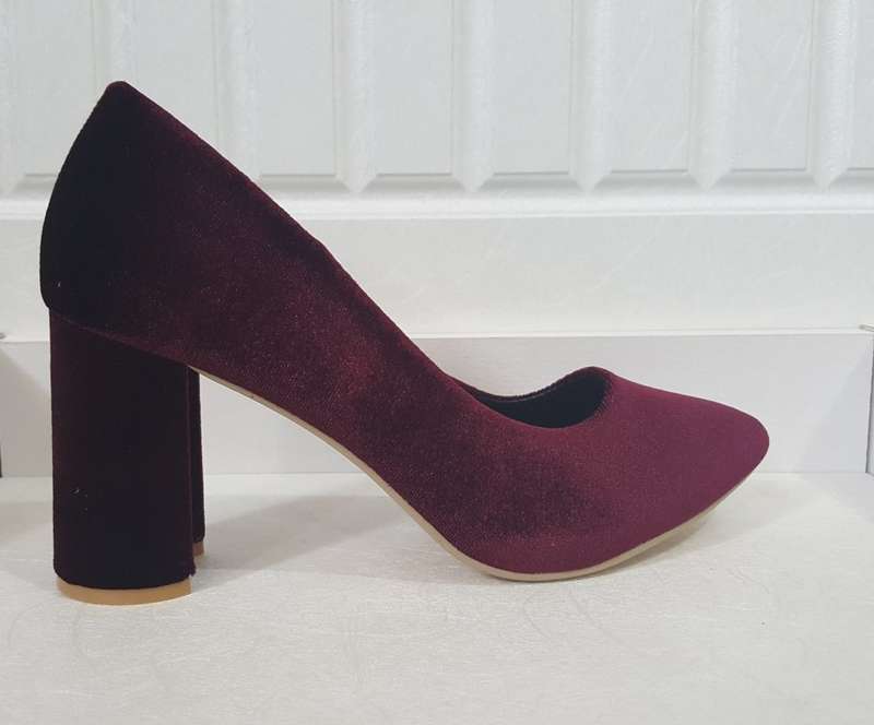 Elegant Luna Thick Heels - Size 7