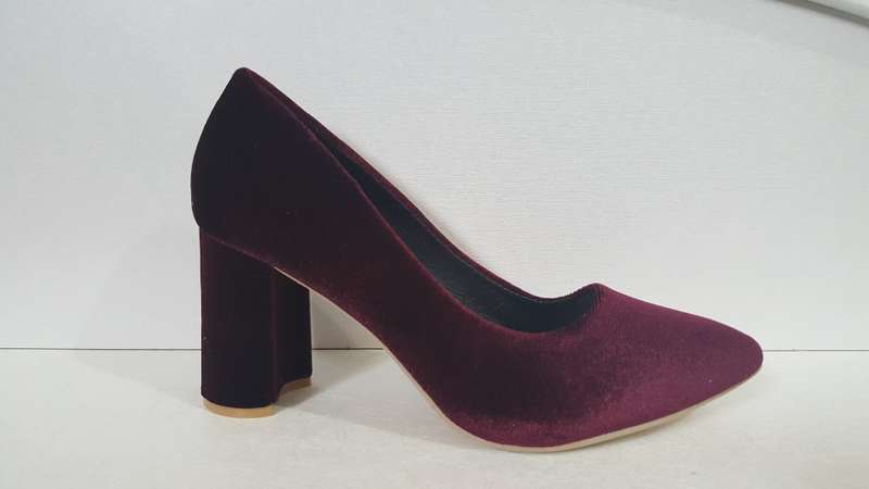 Elegant Luna Thick Heels - Size 7