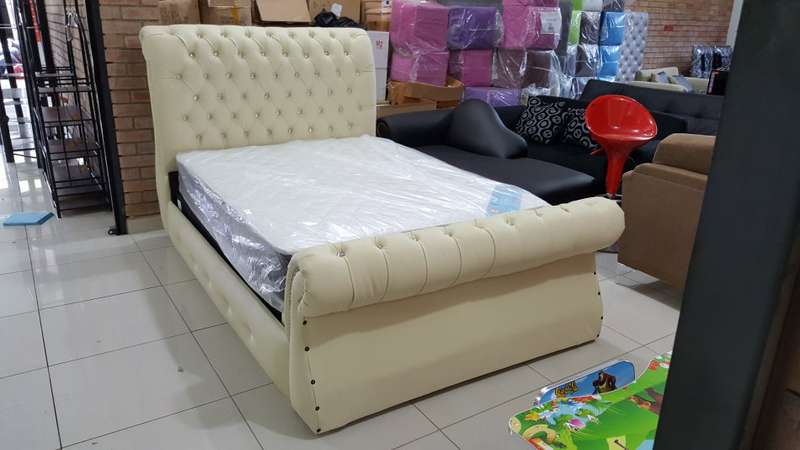 Queen Size Sleigh Bed