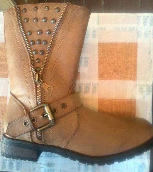 HIGH QUALITY BIKER STYLE BOOTS** SIZE 4,5,6 OR 7 ONLY**