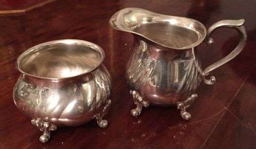 Vintage silver plated milk jug and sugar bowl - beautiful