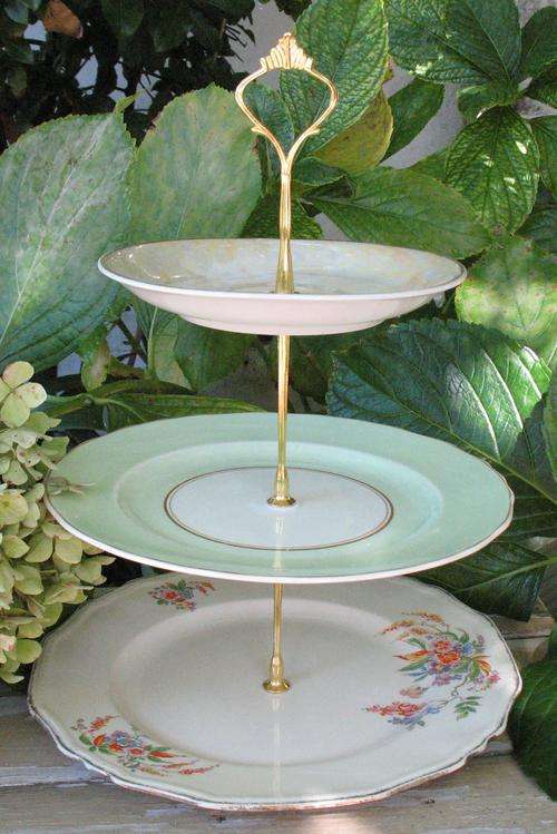 Vintage tiered cake stand / cup cake plates