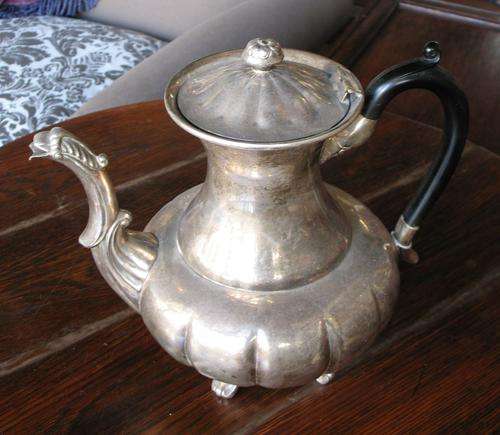 Vintage EPNS silver plated teapot/coffeepot with griffin head spout needs a polish
