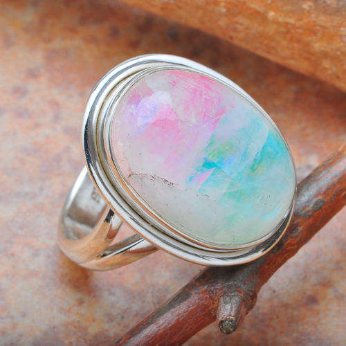 LOVELY RAINBOW MOONSTONE RING IN SILID 925 STERLING SILVER. SIZE 6.75