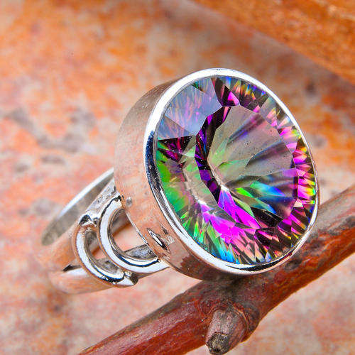 BEAUTIFUL MYSTIC TOPAZ RING IN SOLID 925 STERLING SILVER. SIZE 6.5.