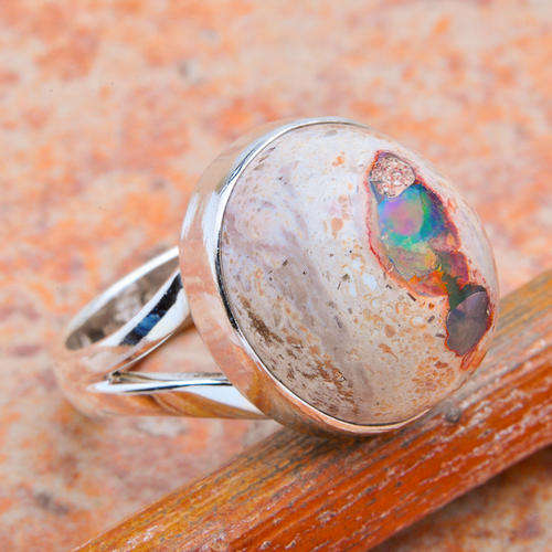 SO STUNNING . RARE MEXICAN FIRE OPAL IN SOLID 925 STERLING SILVER. SIZE 7.