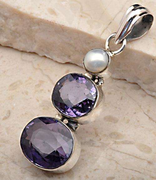 LOVELY !! SOLID 925 STERLING SILVER PENDANT WITH COLOUR CHANGE ALEXANDRITE. 2 " + FREE SNAKE CHAIN.