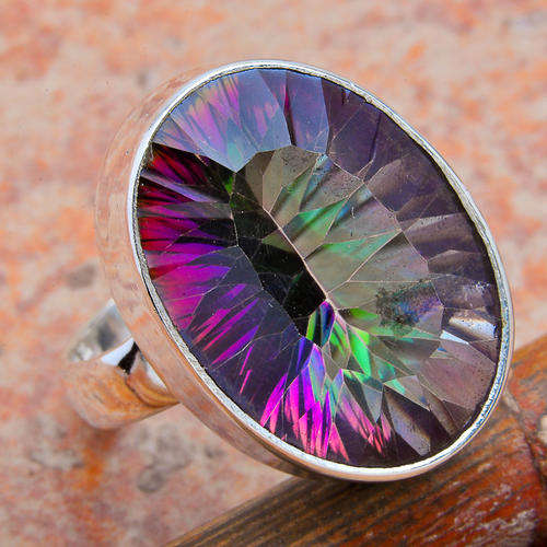 STUNNING RING IN SOLID 925 STERLING SILVER WITH MYSTIC TOPAZ. SIZE 9