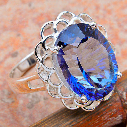 EXQUISITE ! RING IN SOLID 925 STERLING SILVER WITH BLUE MYSTIC TOPAZ. SIZE 7 3/4