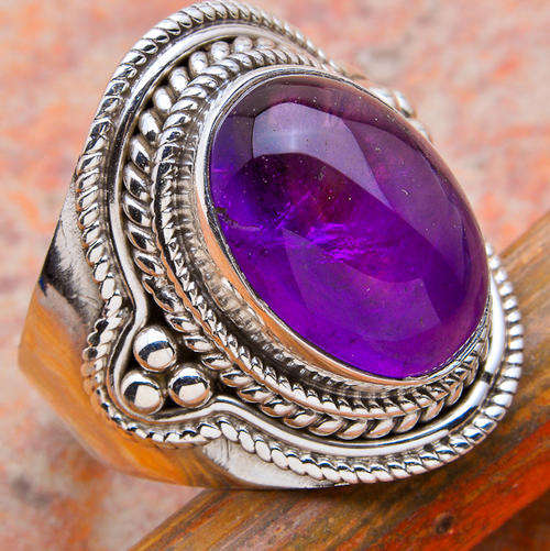 Stunning SOLID 925 STERLING SILVER & AMETHYST RING. SIZE 7.5