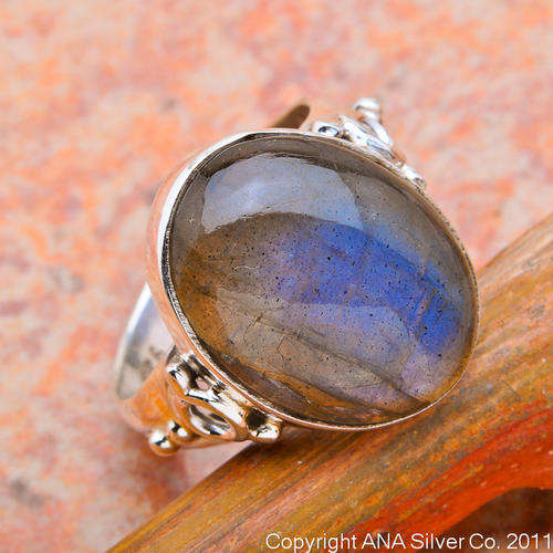 Stunning SOLID 925 STERLING SILVER & LABRADORITE RING. SIZE 6.25