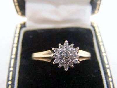 SUPERB SOLID 9CT GOLD & DIAMOND CLUSTER RING. FULL BRITISH HALLMARKS & DIA STAMP. SIZE 8