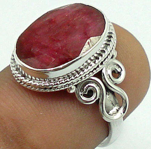 STUNNING ARTISAN RING WITH [[ NATURAL RED RUBY]] IN SOLID 925 STERLING SILVER. SIZE 7