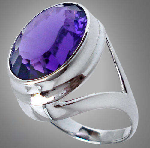 STUNNING RING!!!  [[ GENUINE PURPLE AMETHYST ]] in SOLID 925 STERLING SILVER. SIZE 7