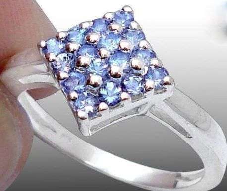 STUNNING [[ GENUINE BLUE TANZANITES]] CLUSTER RING in SOLID 925 STERLING SILVER. SIZE 8 1/2