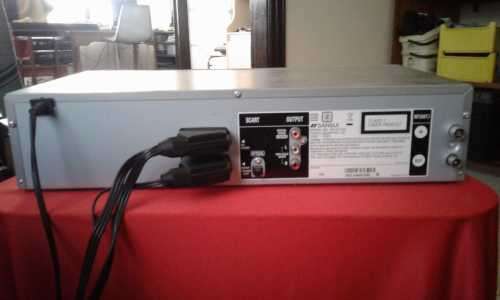 Sansui DVD/VCR combo DV-VC700
