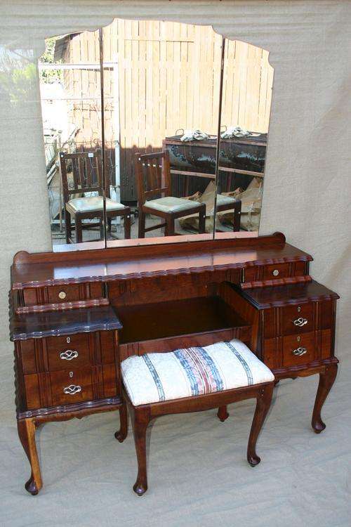Imboya club foot (queen anne) dressing table with stool - 130cm x 50cm x 173cm high (total hight)
