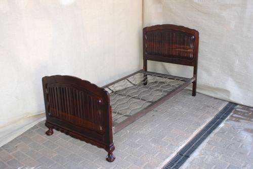 Imboya ball & claw single bed (headboard, foot-end and mat)