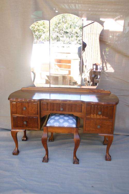 Imboya ball & claw dressing table with stool - 130cm x 48cm x 74cm high (measured without mirrors)