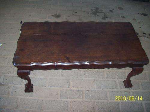 Ball & claw coffee tabel, imboya wood. 90cm x45cm x 40cm H