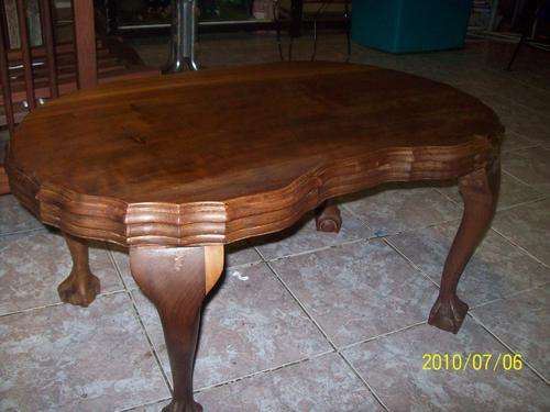 Ball & Claw solid wood, kidney shape coffe tabel