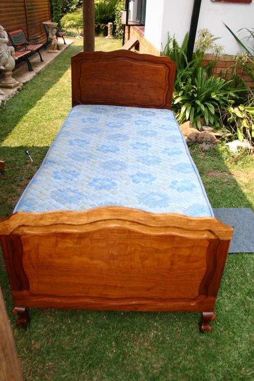 Kiaat Ball & Claw single bed with headboard, footend, mat and mattras