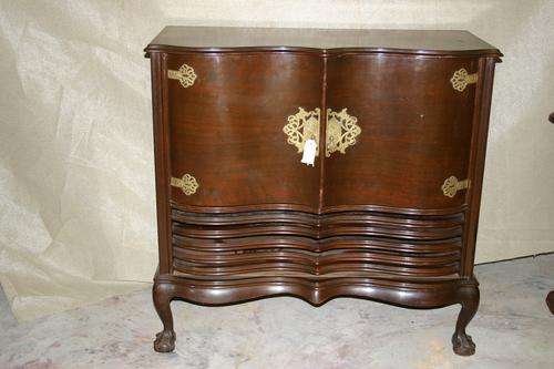Old radion cabinet transformed to a buffet/cocktail cabinet