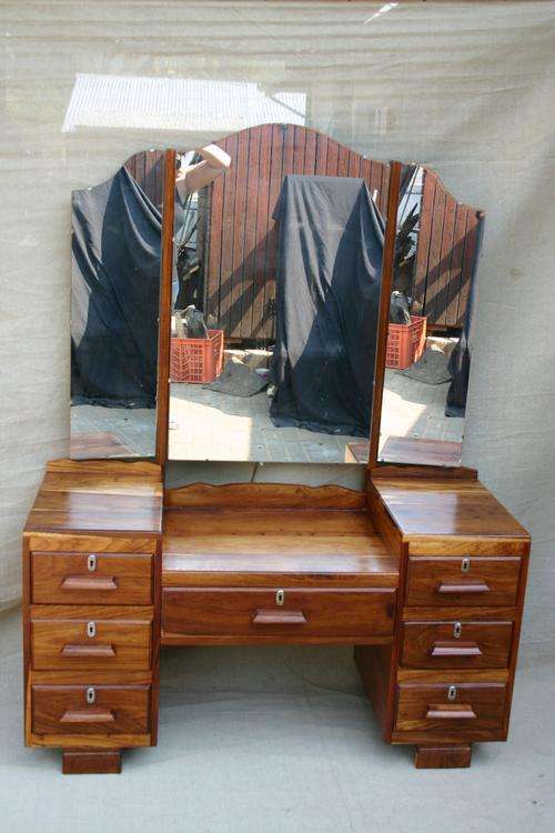 Kiaat dressing table, sanded and woodoced
