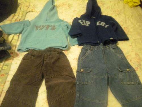 Lot of boys 2-3 and 3-4 boys clothes - 18 items