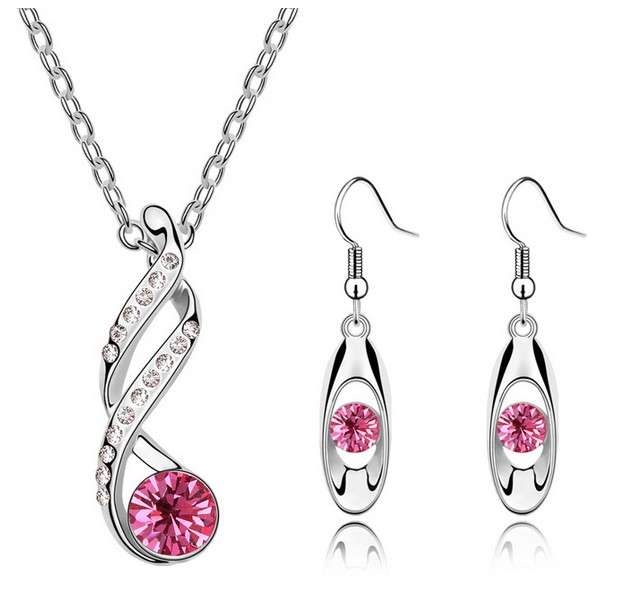 18kgp White gold plated Necklace, Pendant & Earrings set with cz stones - Beautiful